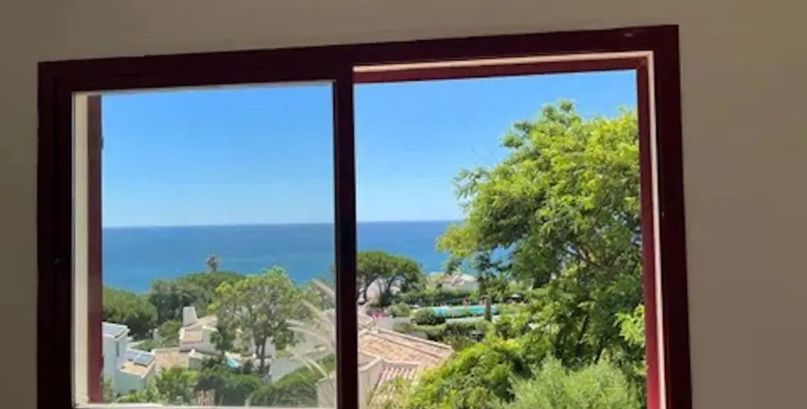 Long-term rent of penthouse in Casares 12