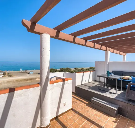 Долгосрочная аренда двухуровневого пентхауса в Manilva