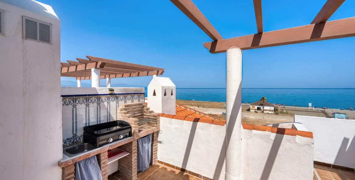 Long-term rent of penthouse duplex in Manilva 3