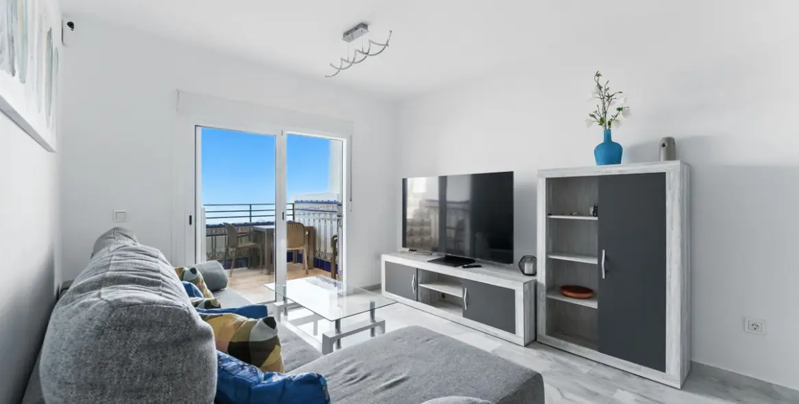 Long-term rent of penthouse duplex in Manilva 4