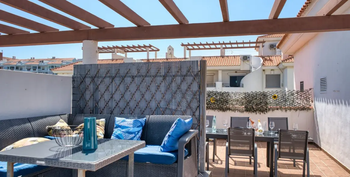 Long-term rent of penthouse duplex in Manilva 12