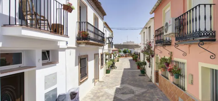 Long-term rent of townhouse in Estepona 0