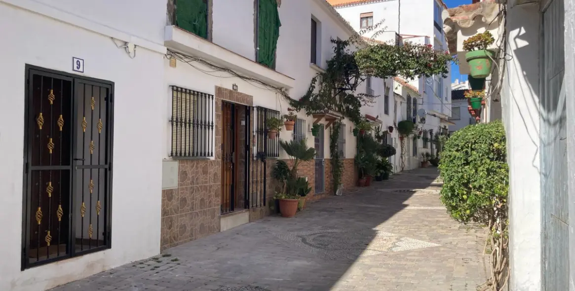 Long-term rent of townhouse in Estepona 18