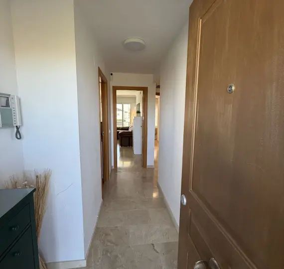 Долгосрочная аренда апартаментов на среднем этаже в Manilva