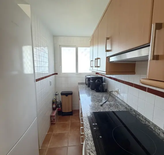 Долгосрочная аренда апартаментов на среднем этаже в Manilva