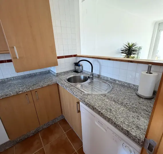 Долгосрочная аренда апартаментов на среднем этаже в Manilva