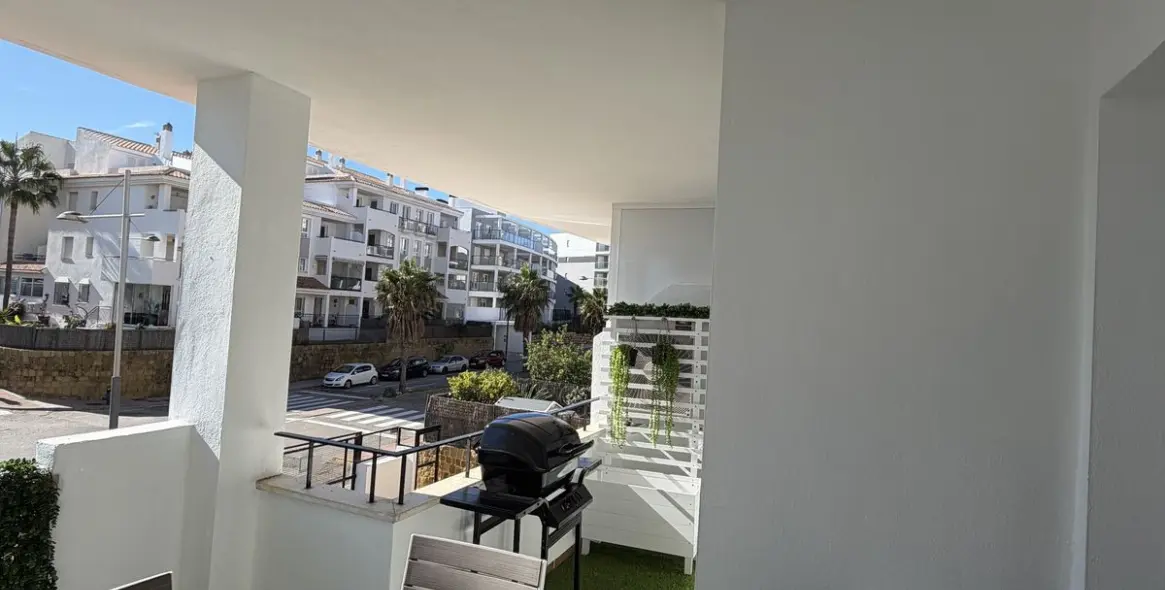 Долгосрочная аренда апартаментов на среднем этаже в Manilva 8