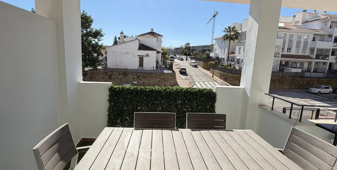 Долгосрочная аренда апартаментов на среднем этаже в Manilva 9