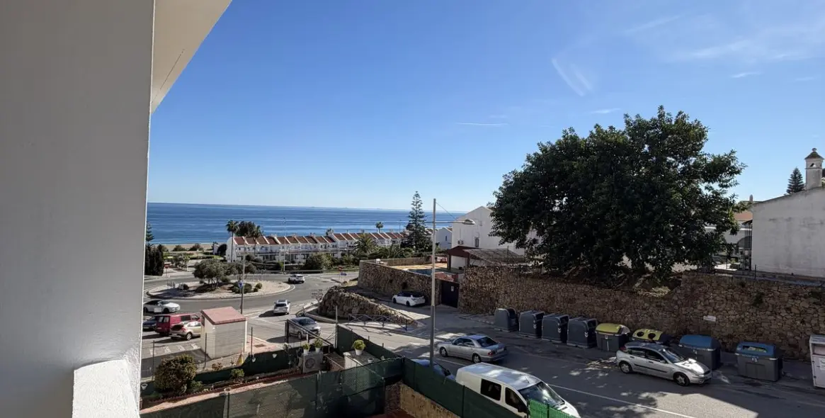 Долгосрочная аренда апартаментов на среднем этаже в Manilva 10