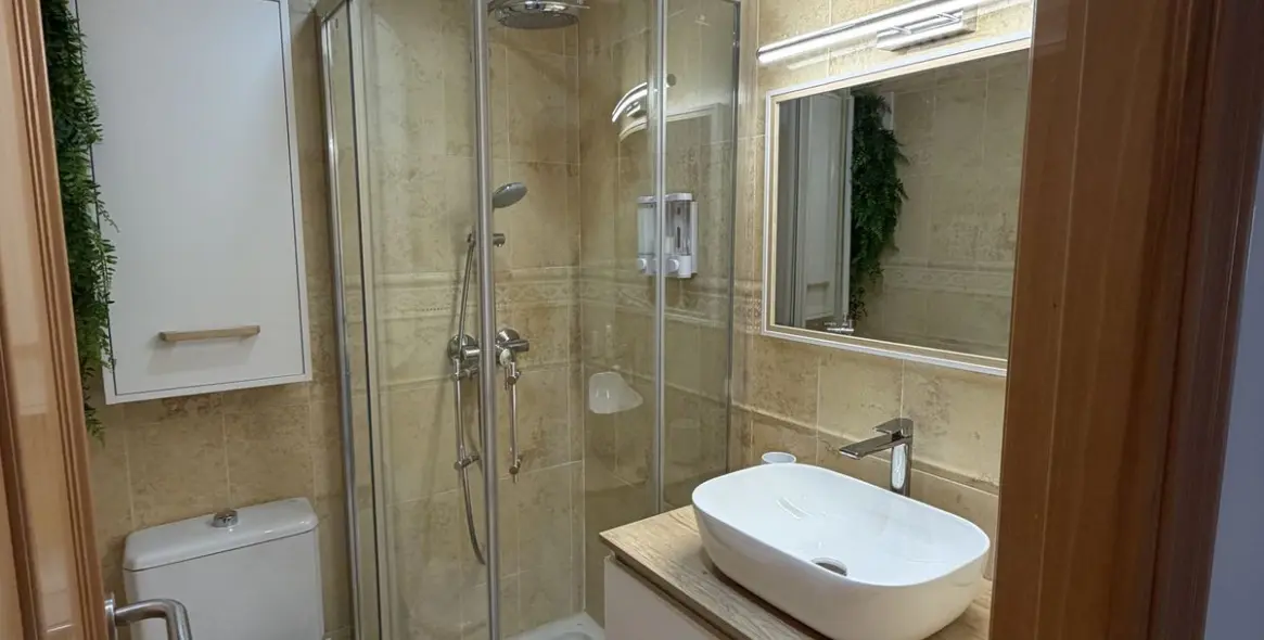 Долгосрочная аренда апартаментов на среднем этаже в Manilva 15