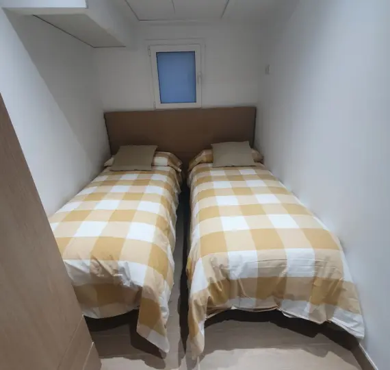 Middle floor apartment R3943684