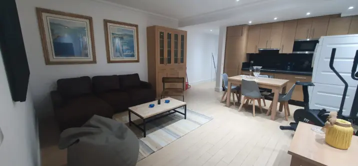 Middle floor apartment R3943684 2