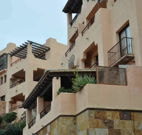 Долгосрочная аренда апартаментов на среднем этаже в Mijas