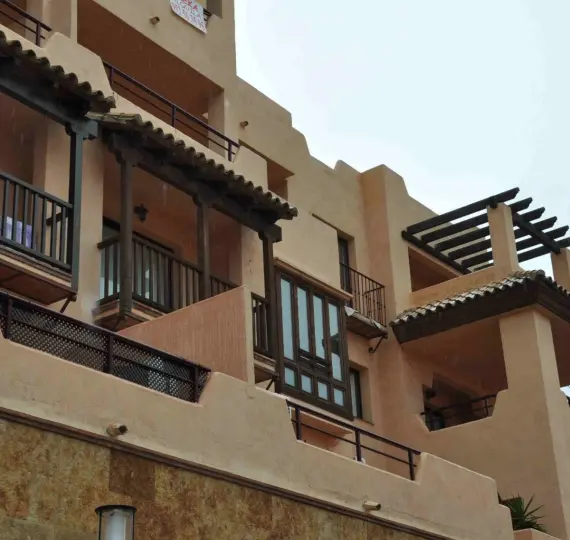 Долгосрочная аренда апартаментов на среднем этаже в Mijas