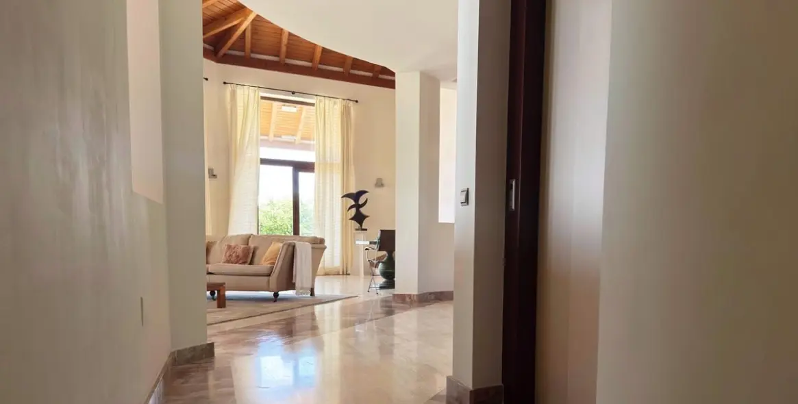 Long-term rent of detached villa in La Zagaleta 19