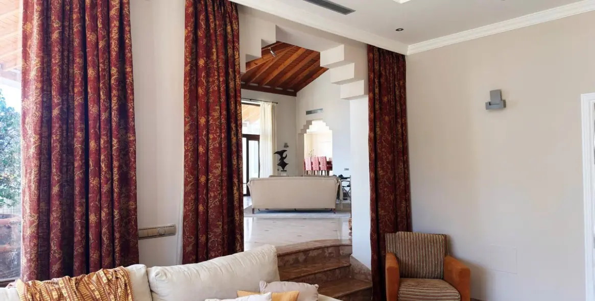 Long-term rent of detached villa in La Zagaleta 23