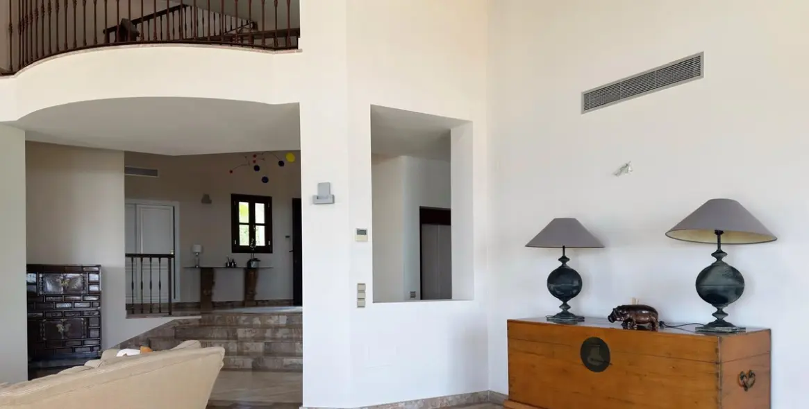 Long-term rent of detached villa in La Zagaleta 28