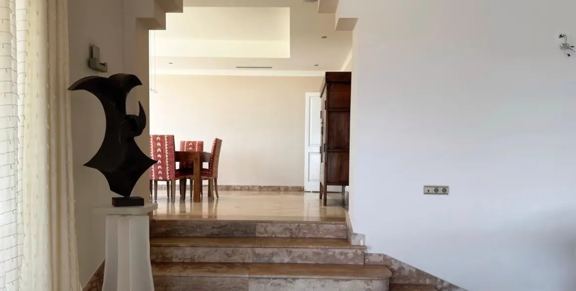 Long-term rent of detached villa in La Zagaleta 33