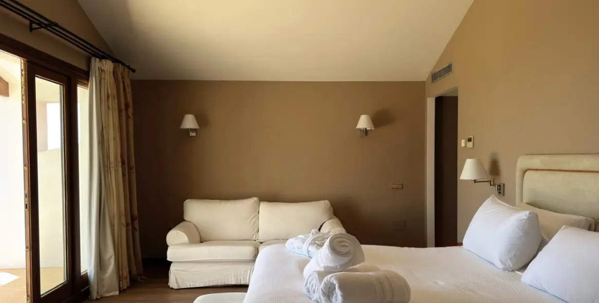 Long-term rent of detached villa in La Zagaleta 34