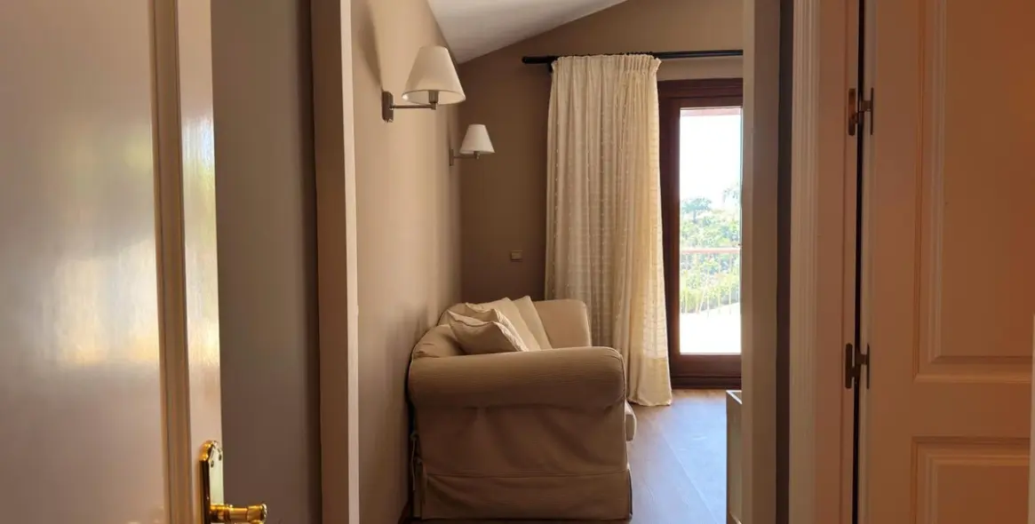 Long-term rent of detached villa in La Zagaleta 37