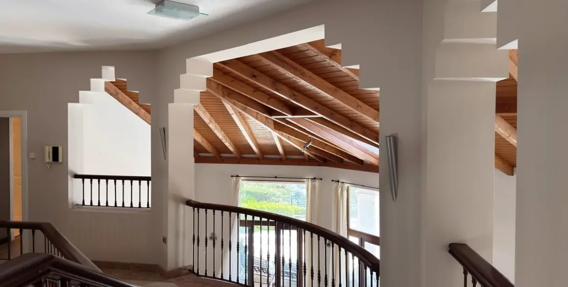 Long-term rent of detached villa in La Zagaleta 43