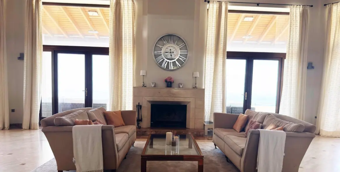 Long-term rent of detached villa in La Zagaleta 44