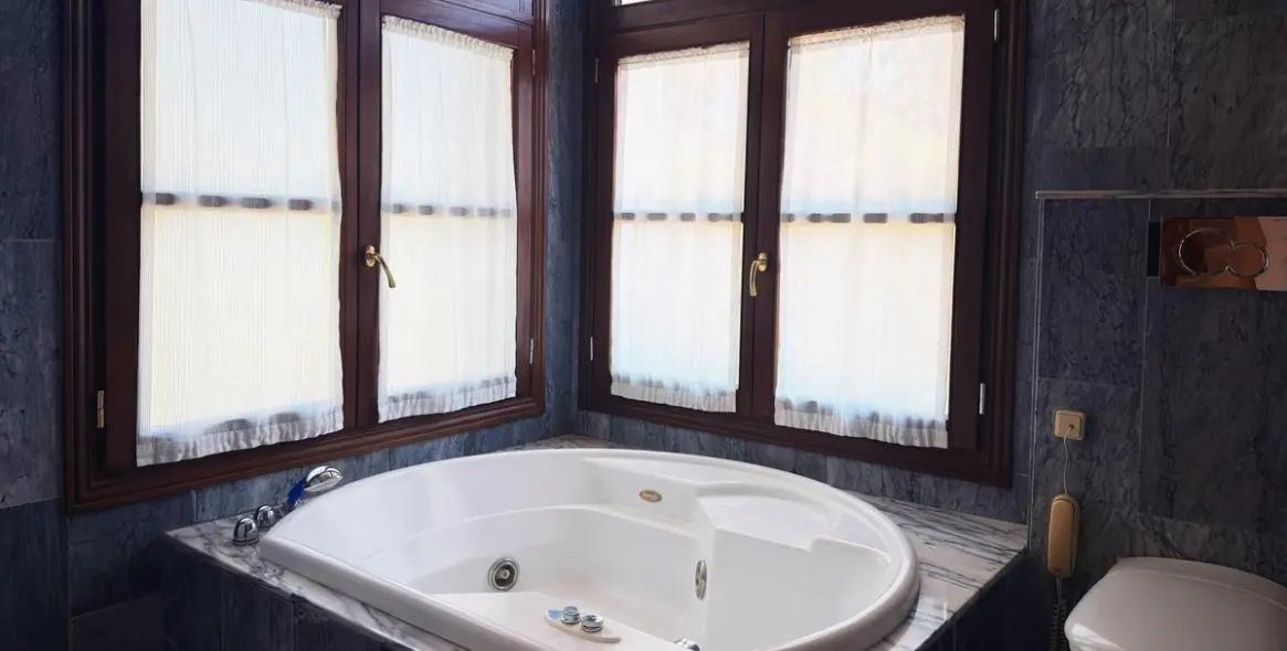 Long-term rent of detached villa in La Zagaleta 51