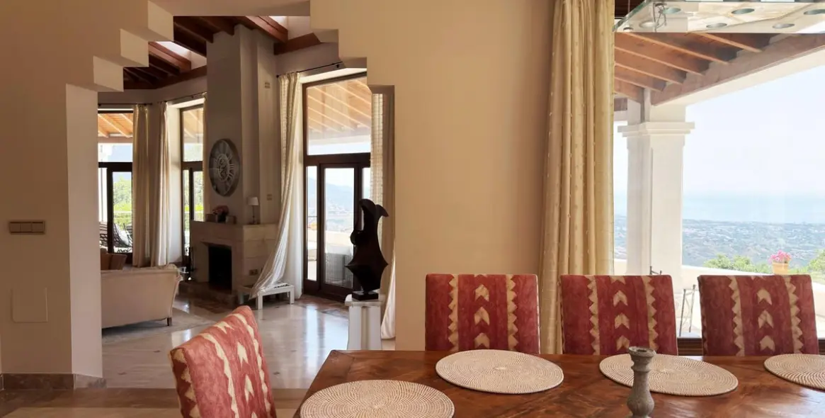 Long-term rent of detached villa in La Zagaleta 52