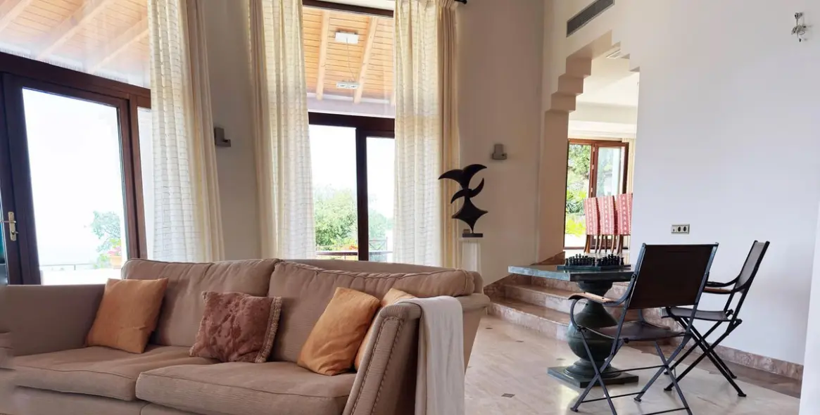 Long-term rent of detached villa in La Zagaleta 64