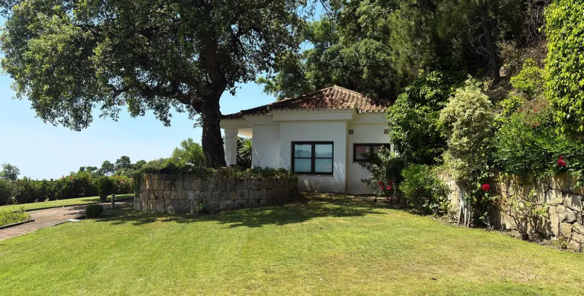 Long-term rent of detached villa in La Zagaleta 67