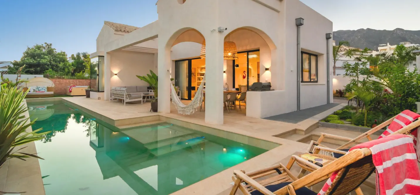 Short-term rent of detached villa in Marbella 0