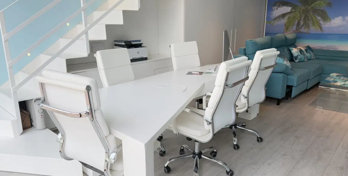 Long-term rent of office in Nueva Andalucía 6