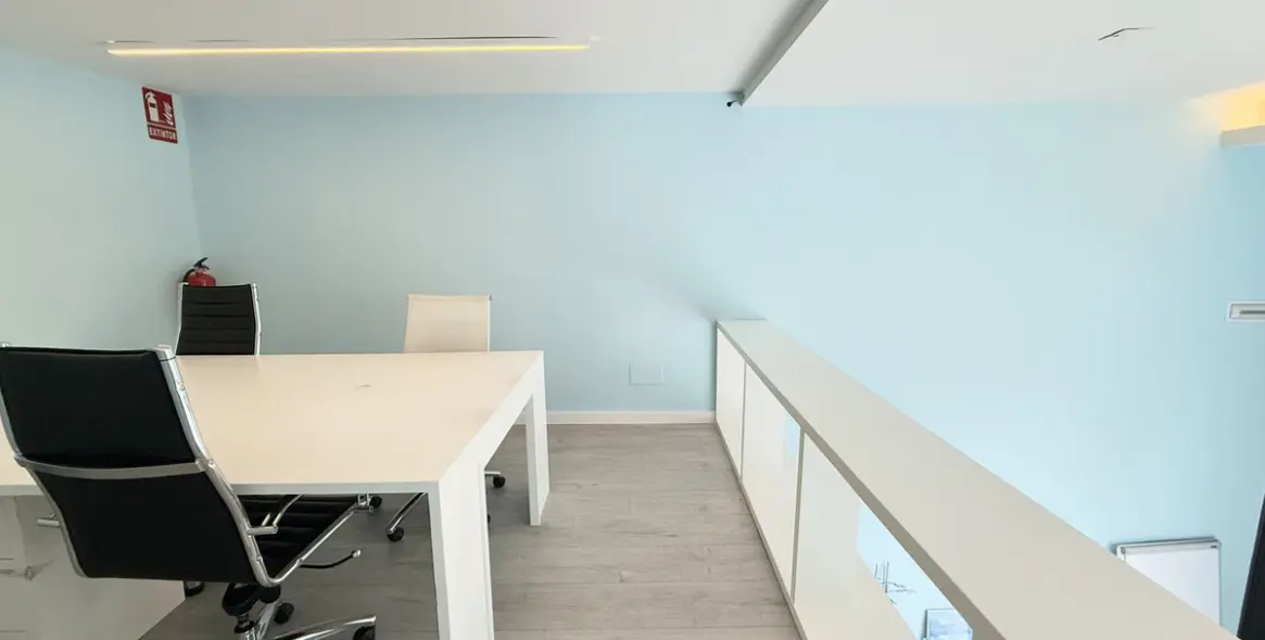 Long-term rent of office in Nueva Andalucía 15