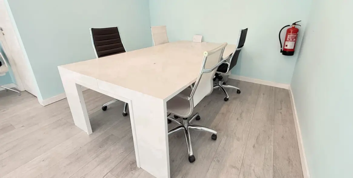 Долгосрочная аренда офиса в Nueva Andalucía 33