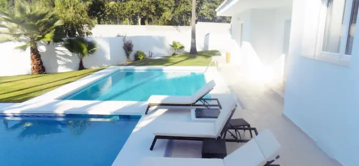 Short-term rent of detached villa in Puerto Banús 0