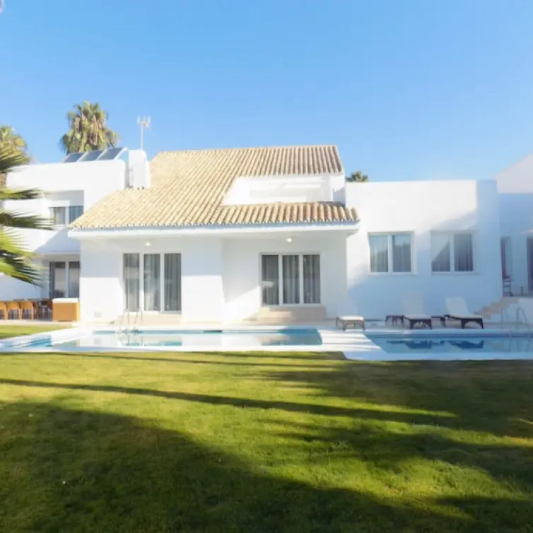 Краткосрочная аренда  отдельно стоящей виллы в Puerto Banús