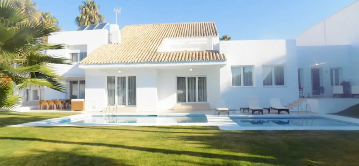 Краткосрочная аренда  отдельно стоящей виллы в Puerto Banús 1