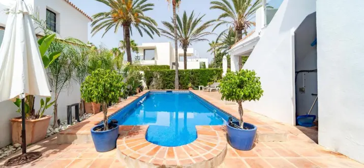 Краткосрочная аренда  отдельно стоящей виллы в Marbesa 1