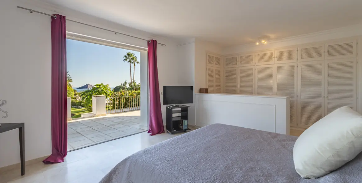 Short-term rent of detached villa in El Madroñal 35