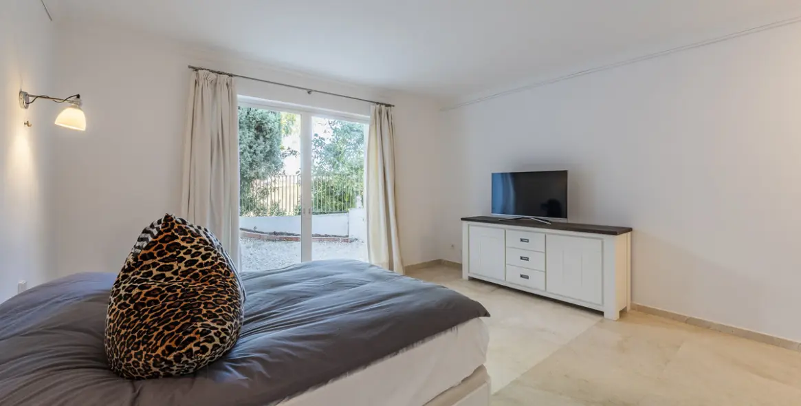 Short-term rent of detached villa in El Madroñal 41