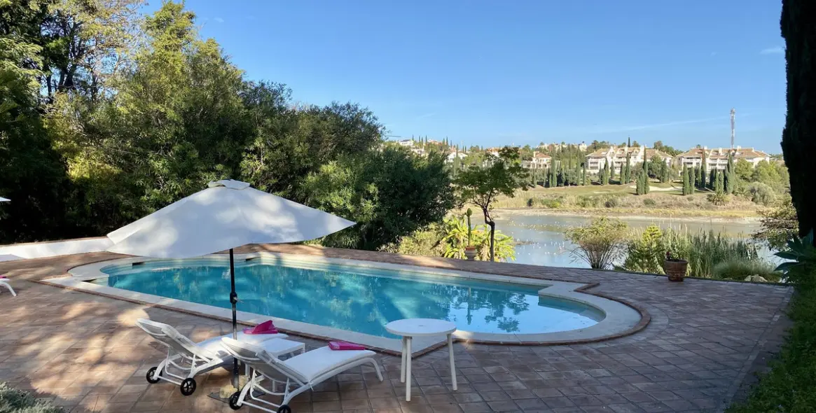 Short-term rent of detached villa in Benahavís 2