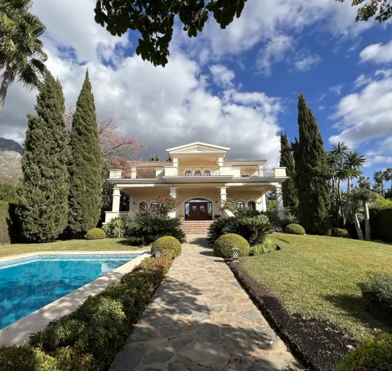 Краткосрочная аренда  отдельно стоящей виллы в Sierra Blanca