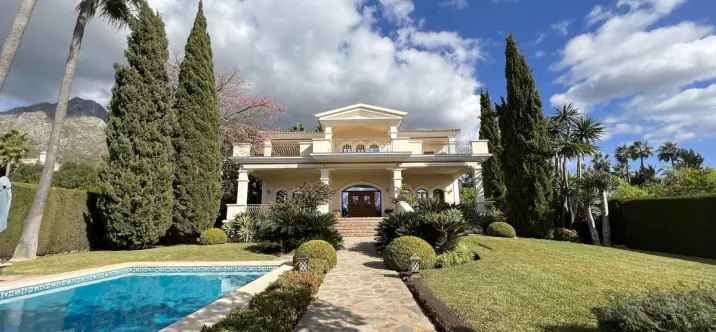 Краткосрочная аренда  отдельно стоящей виллы в Sierra Blanca 0