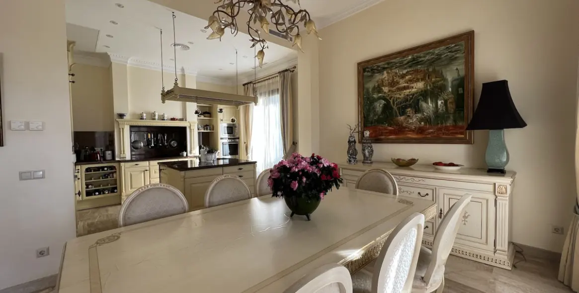 Краткосрочная аренда  отдельно стоящей виллы в Sierra Blanca 2