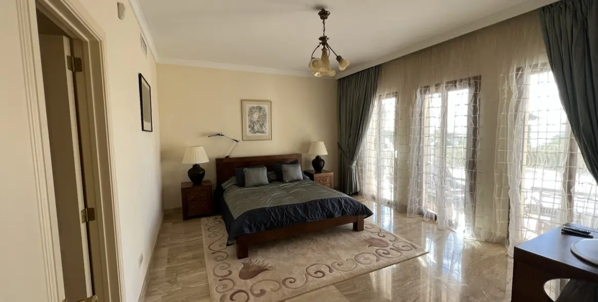Short-term rent of detached villa in Sierra Blanca 13