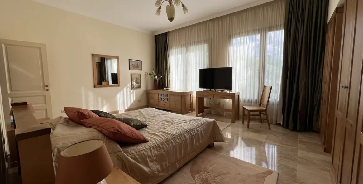 Short-term rent of detached villa in Sierra Blanca 17