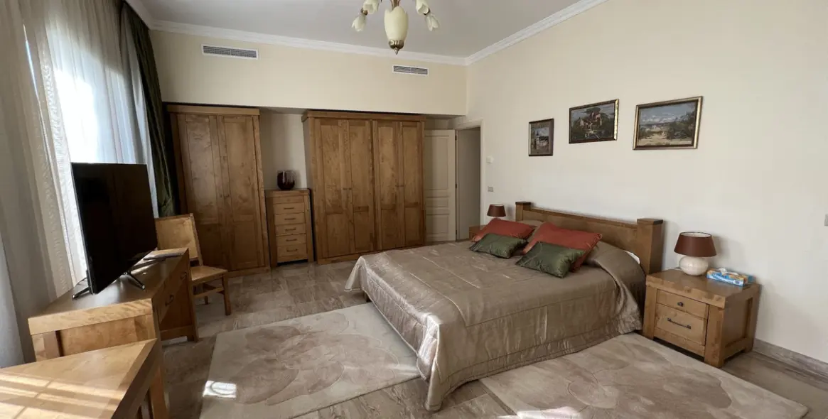 Short-term rent of detached villa in Sierra Blanca 19