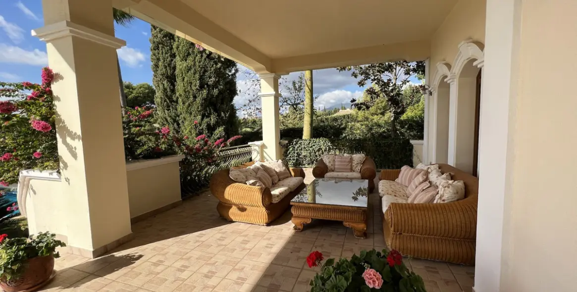 Short-term rent of detached villa in Sierra Blanca 31