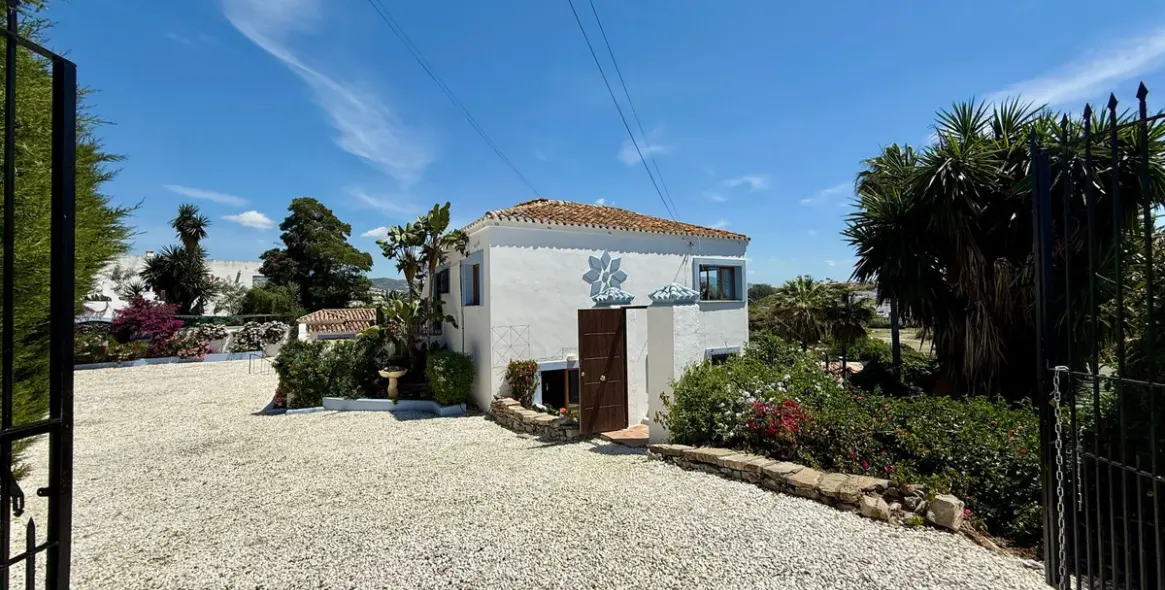 Краткосрочная аренда  отдельно стоящей виллы в Guadalmina Alta 1