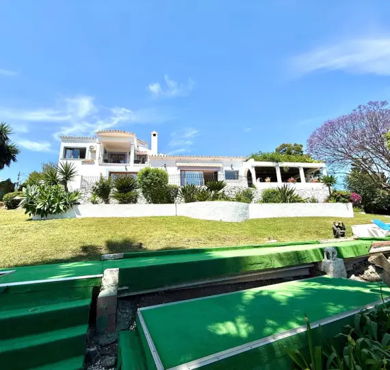 Краткосрочная аренда  отдельно стоящей виллы в Guadalmina Alta